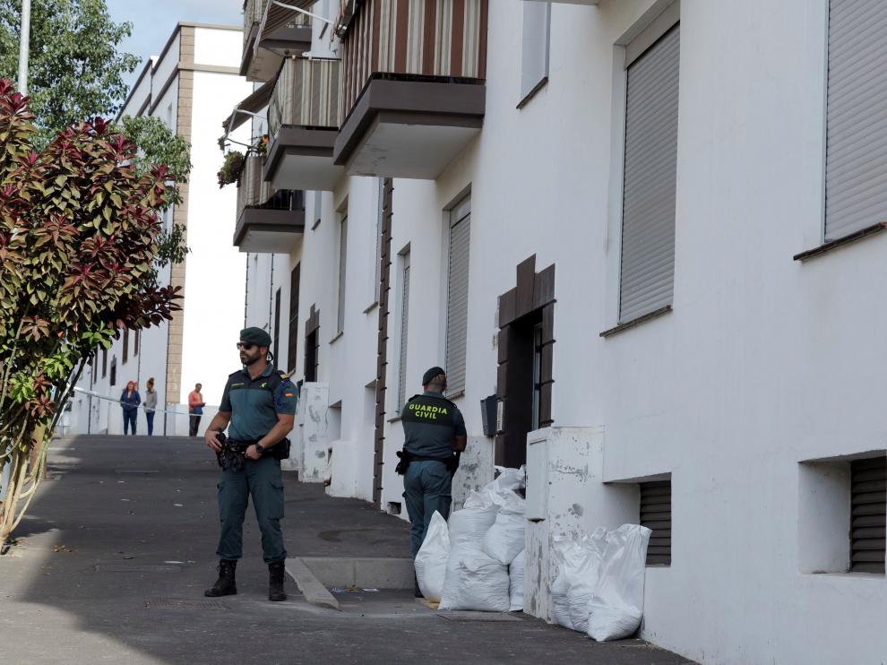 Imagen de la vivienda situada en San Isidro, en el municipio tinerfeño de Granadilla de Abona, en el que esta mañana de lunes.