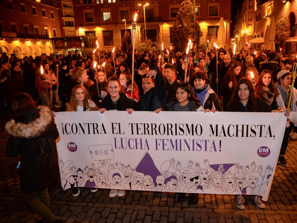 Manifestación en Teruel por el Día Internacional para la eliminación de la violencia contra la mujer