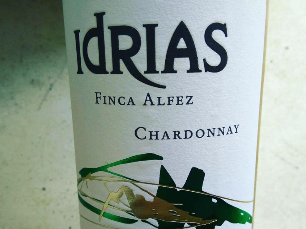 Etiqueta del vino blanco Idrias Chardonnay Finca Alfez 2019.