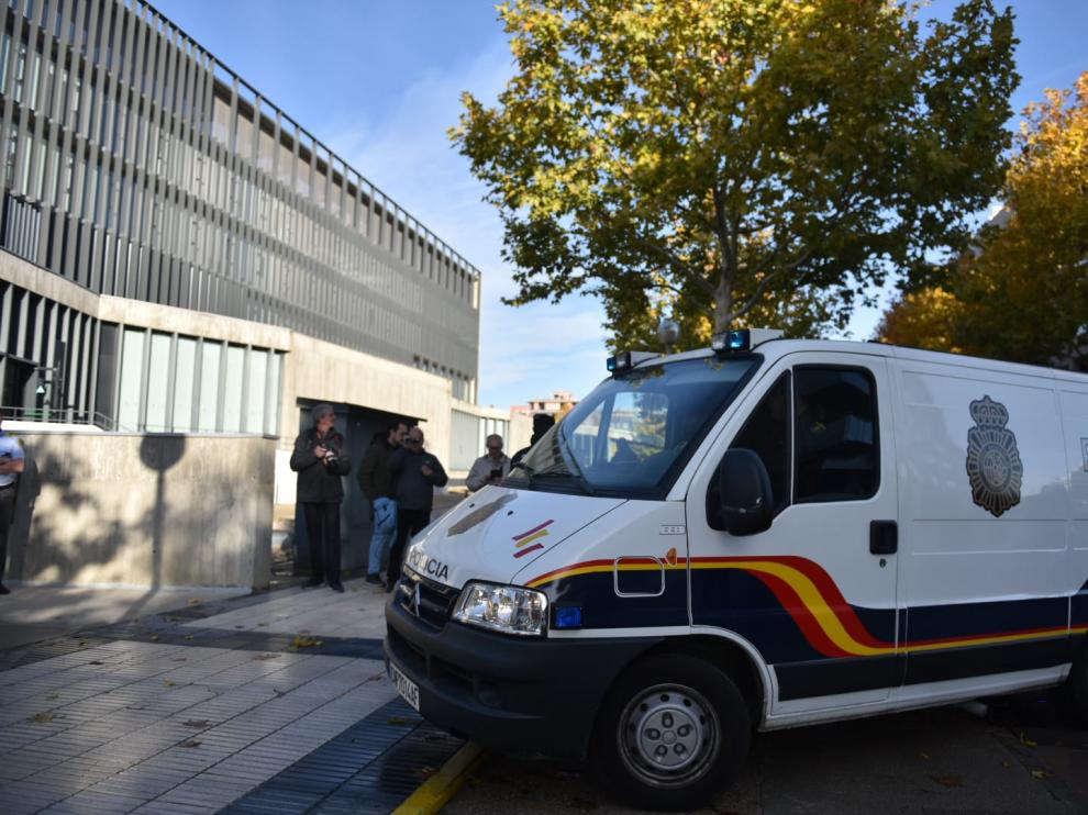 A las 9 de la mañana han comenzado a llegar al juzgado de Instrucción número 5 de Huesca los imputados por la segunda parte de la Operación Oikos, de amaño de partidos de fútbol.