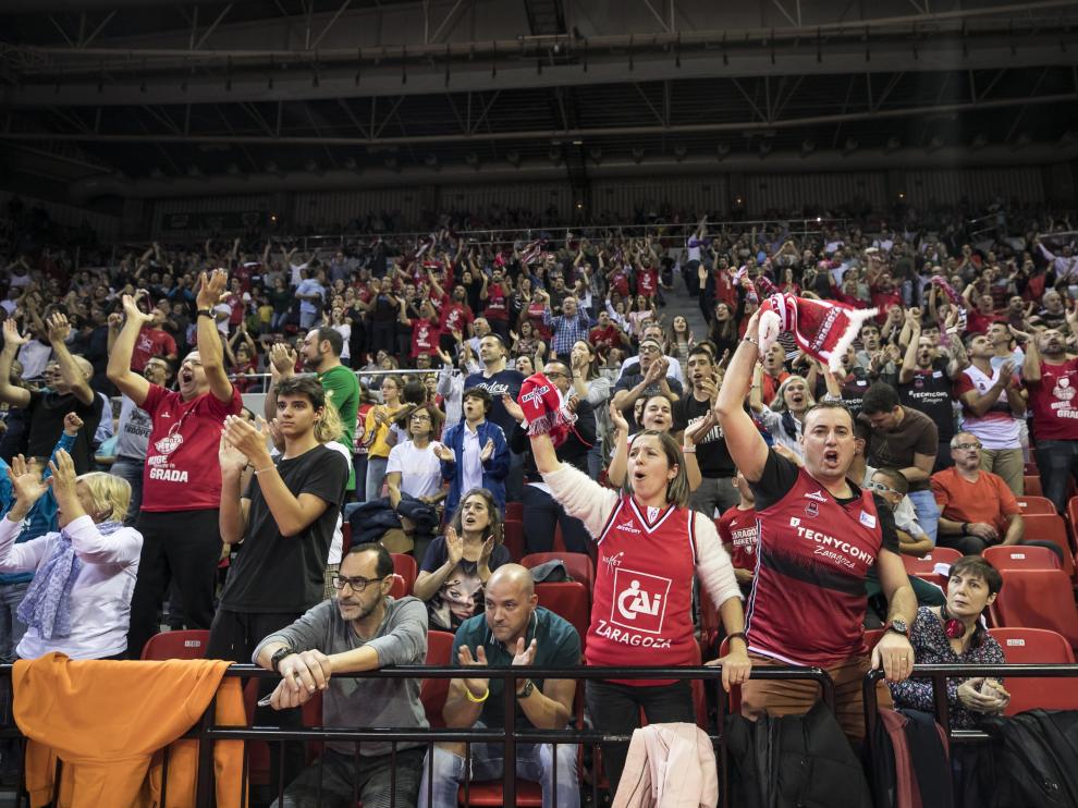 La afición, es el gran activo del Casademont Zaragoza. En la imagen, gradas llenas en el pasado partido contra el Barcelona Lassa