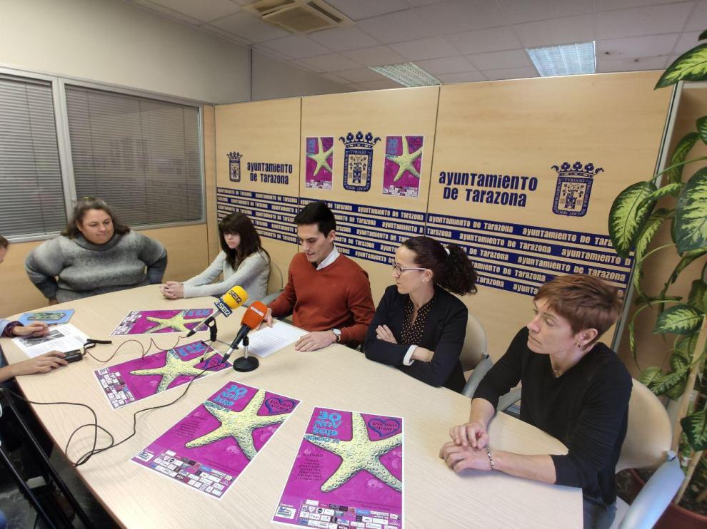Rueda de Prensa de las 24 horas de nado solidario a beneficio de la Asociación Pierres
