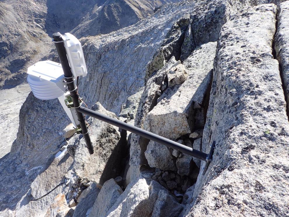 La sonda meteorológica está instalada en la vertiente de Barrancs, muy cerca de la cumbre del Aneto.