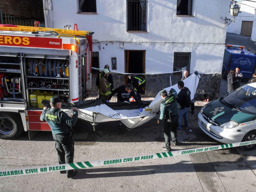 Bomberos y Guardia Civil investigan los hechos en Granada