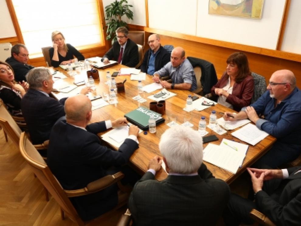 Reunión de la mesa de la Agenda Aragonesa por el Empleo.