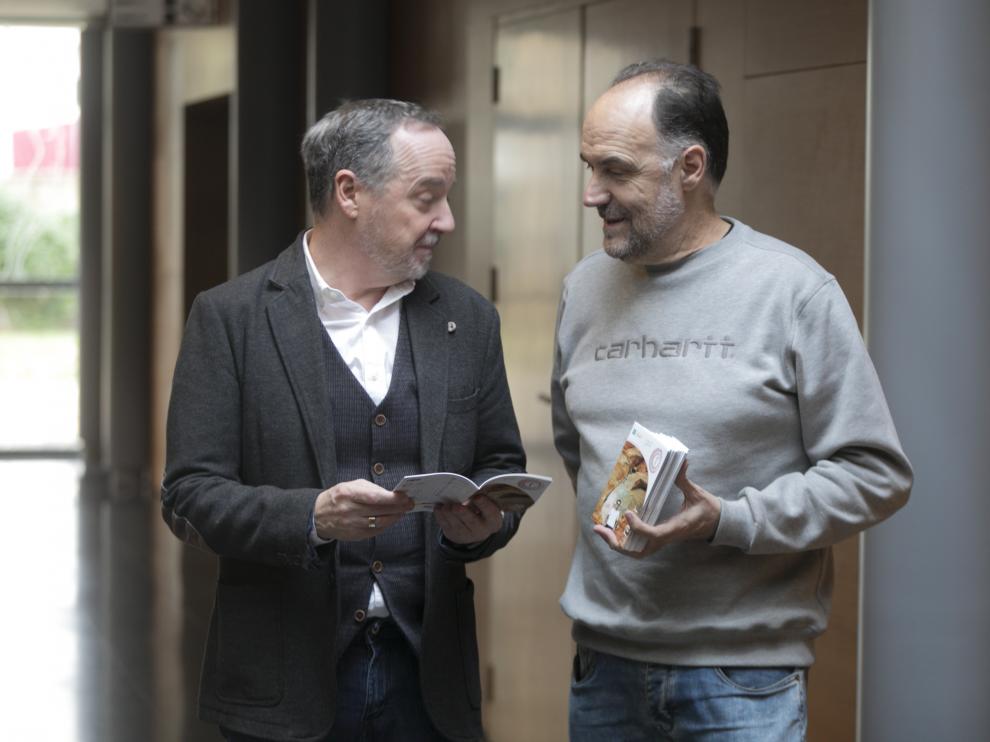 El concejal de Cultura, Ramón Lasaosa, y el técnico del área, Luis Lles.