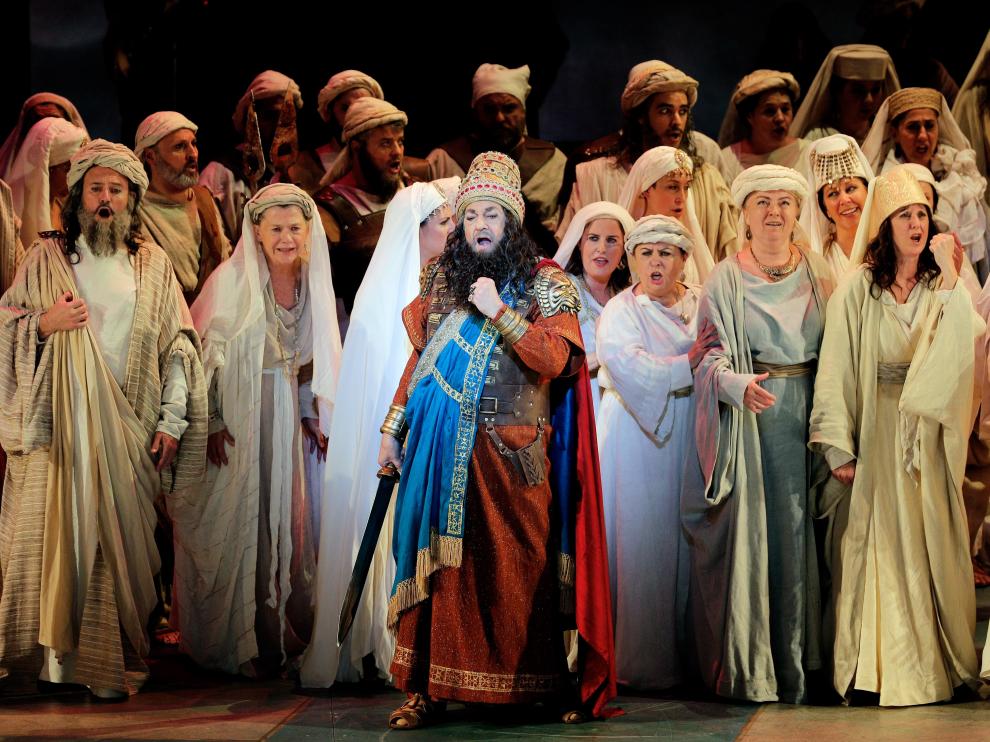 Plácido Domingo se reencontró la noche de este lunes con el público del Palau de les Arts de Valencia con 'Nabucco'.
