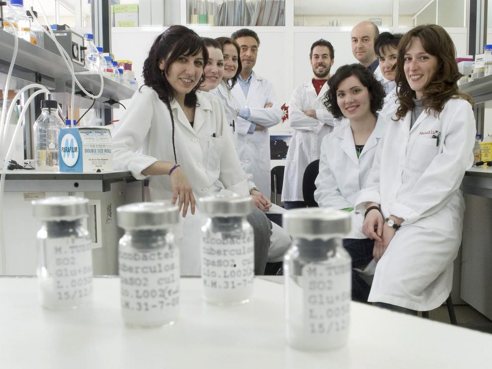 Grupo de investigación de Genética de Micobacterias, en una imagen de 2009.
