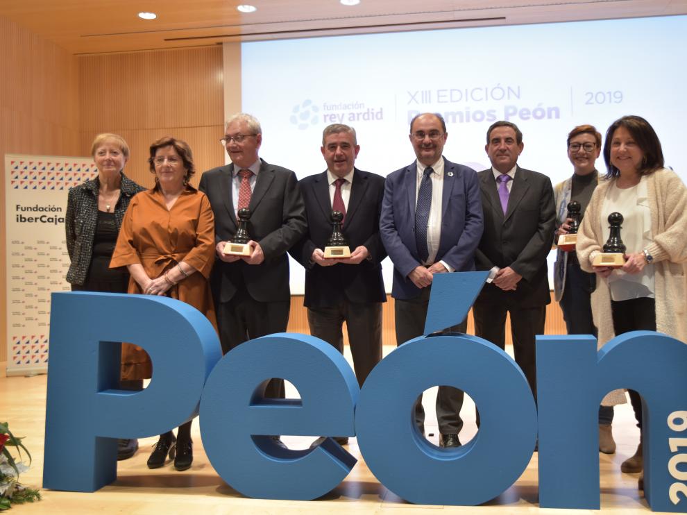 Foto de familia de los premiados