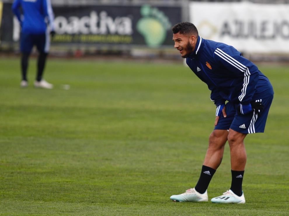 Luis Suárez en el entrenamiento de este jueves del Real Zaragoza.