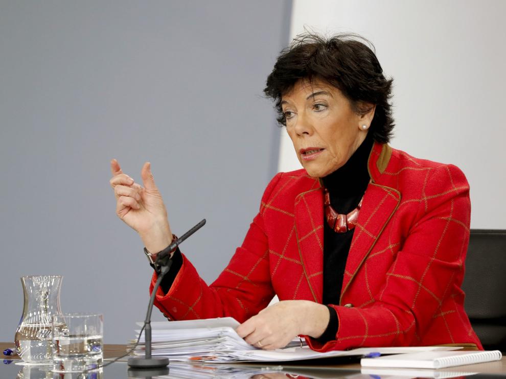 La portavoz del Gobierno en funciones, Isabel Celaá, en la rueda de prensa posterior al consejo de ministros