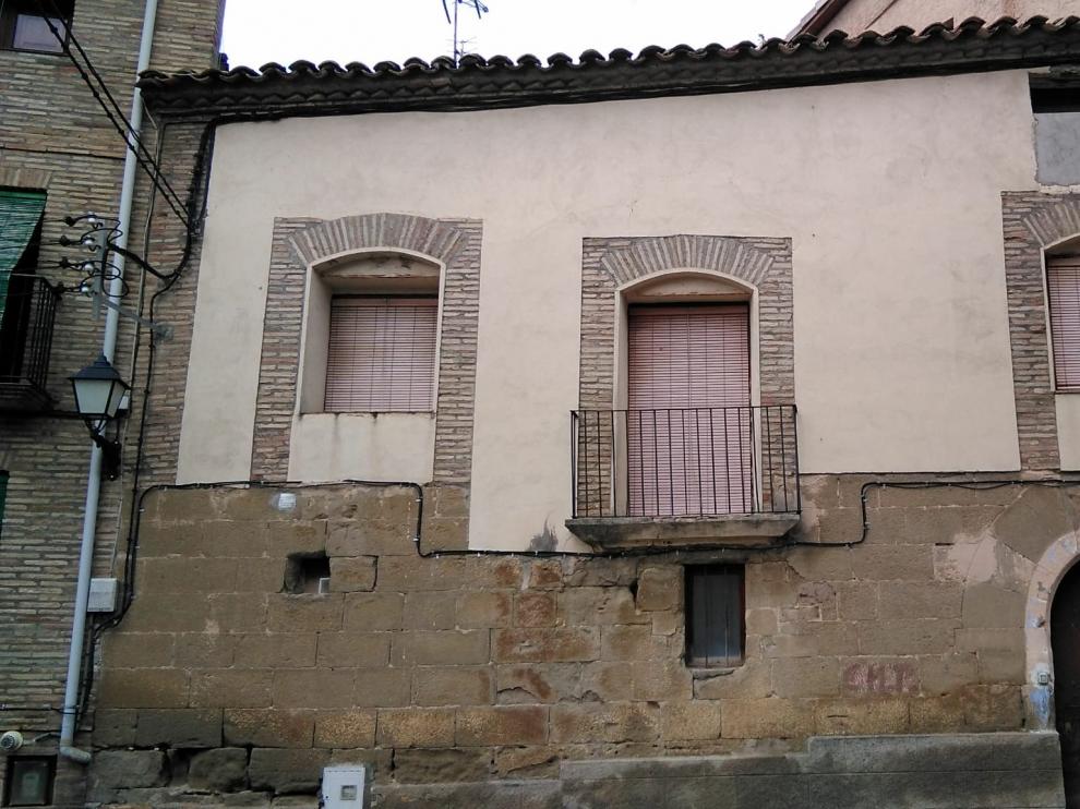 Malestar en Adahuesca entre el Ayuntamiento y el Obispado de Huesca por la venta de la abadía.