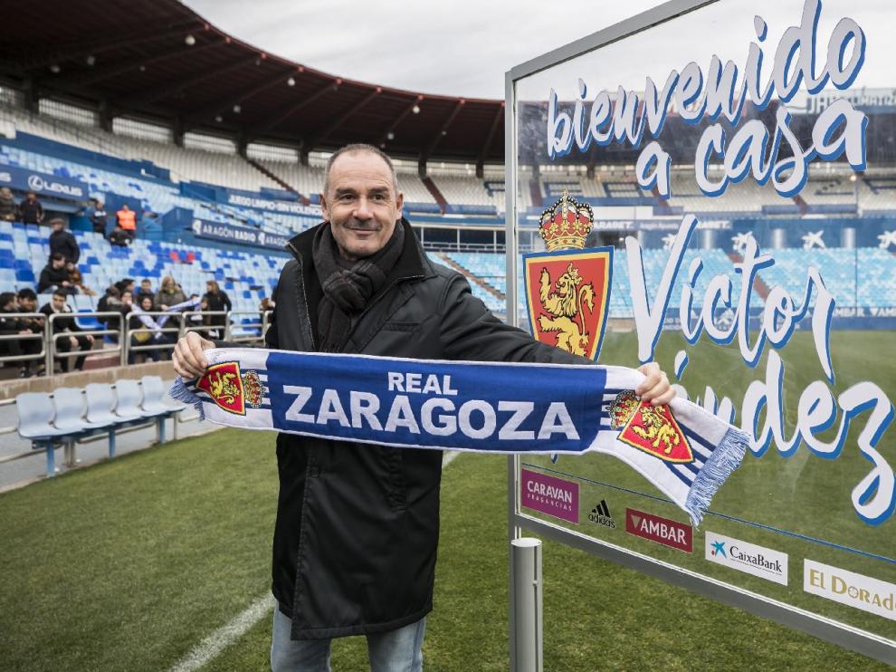 Víctor Fernández, el día de su presentación en esta tercera etapa al frente del Real Zaragoza: era el 18 de diciembre pasado, a la vuelta de Riazor, donde él estuvo en la grada.