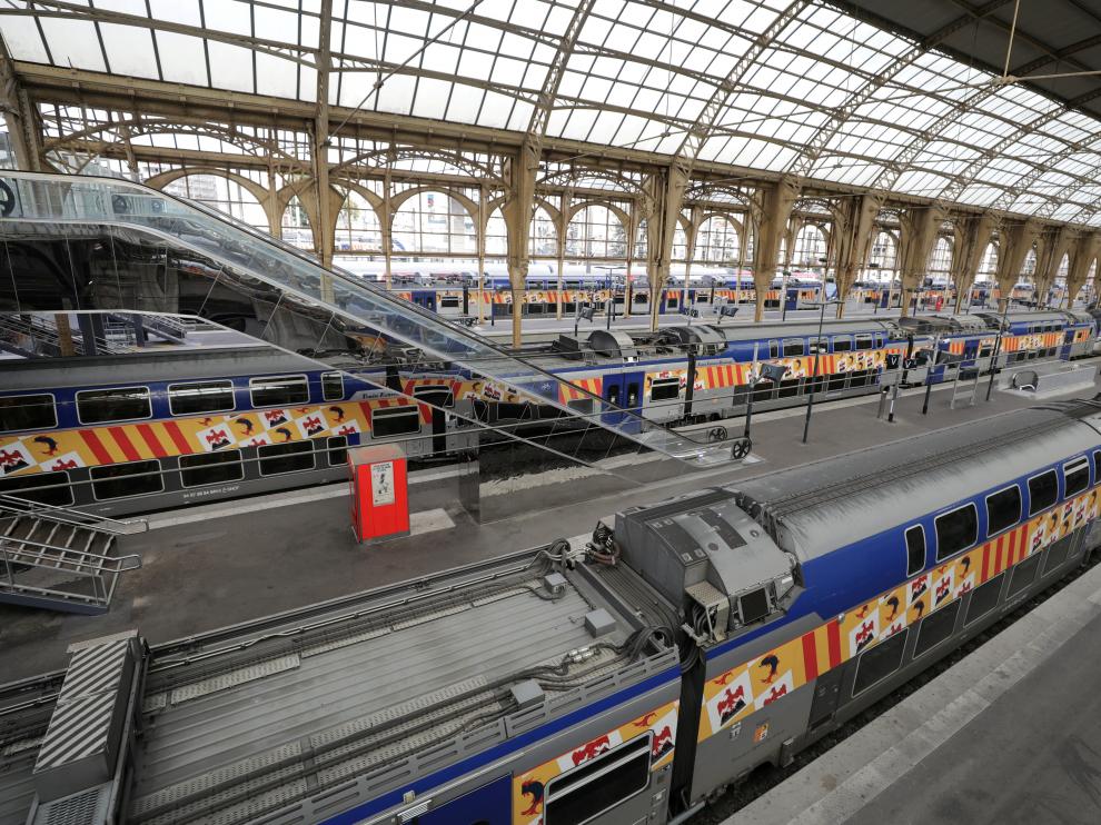 Estación de trenes sin actividad por los paros en Francia.