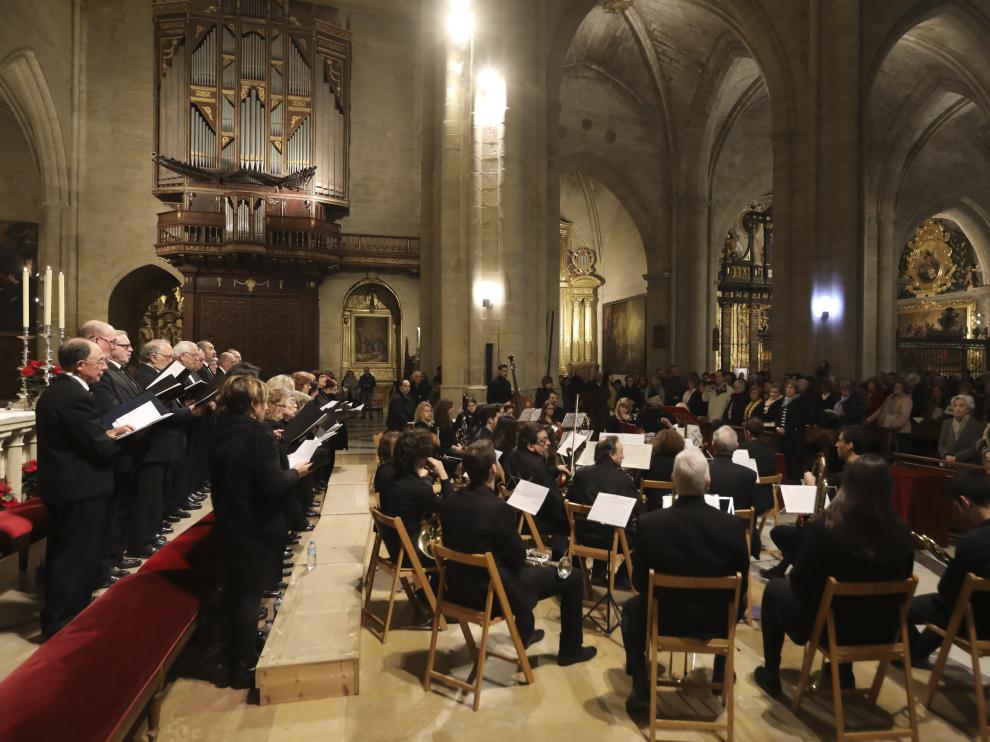 Imagen de archivo de la celebración del canto del Tota Pulchra en la catedral de Huesca.