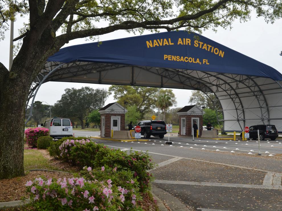 La base aeronaval de Pensacola cuenta con un personal militar de más de 16.000 personas.