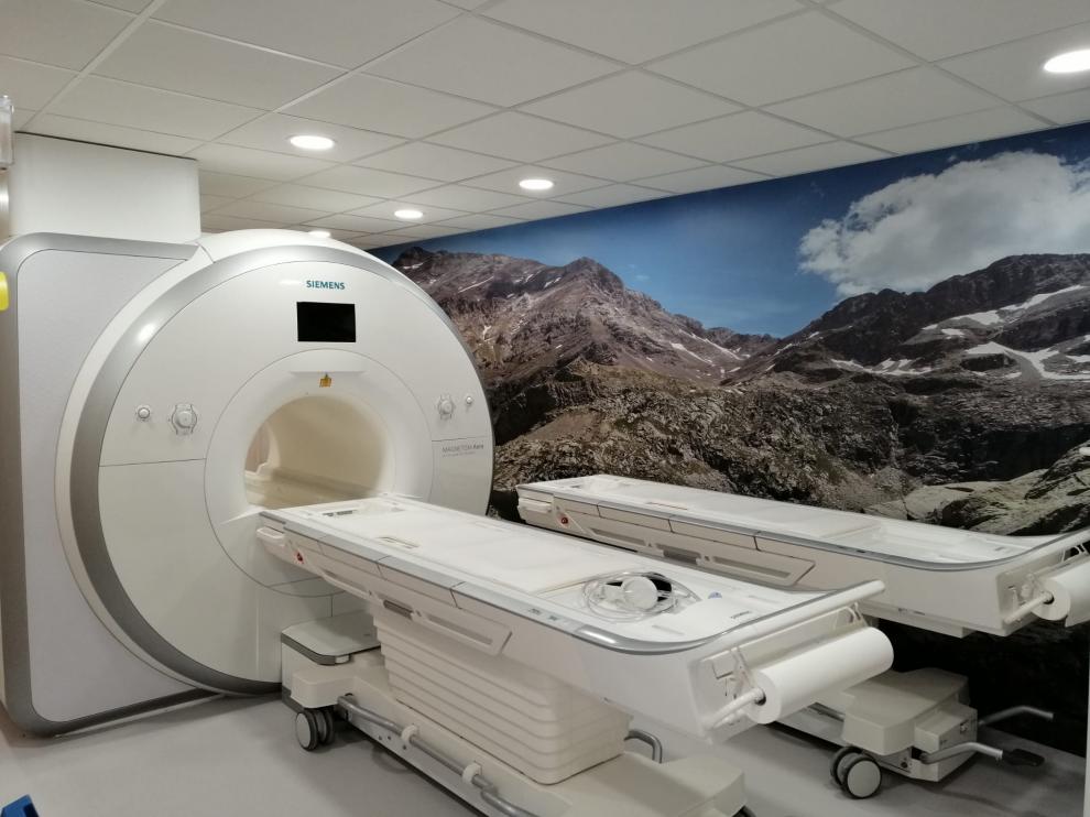 El equipo de resonancia magnética ya está instalado y solo falta acabar los accesos a la sala.