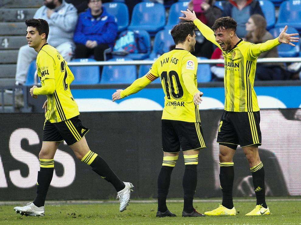 La conexión del segundo gol: Puado y Javi Ros lo celebran.