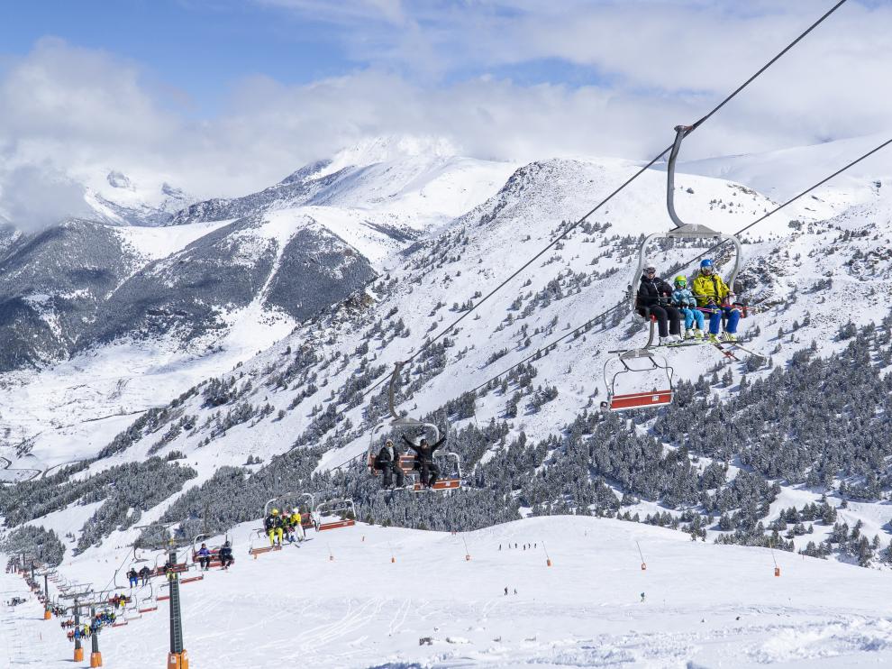 La estación de Cerler se encuentra sobre el valle de Benasque.