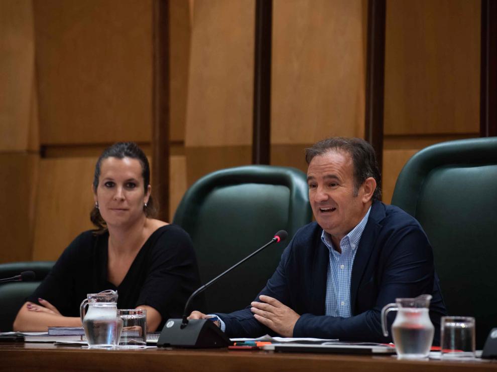 El concejal de Acción Social, Ángel Lorén, en la comisión de su Área.