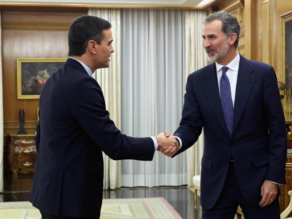 Felipe VI recibe a Pedro Sánchez en el Palacio de la Zarzuela.