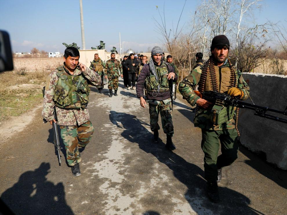 Las fuerzas de seguridad desplegadas en la zona tras el ataque en Bagram.