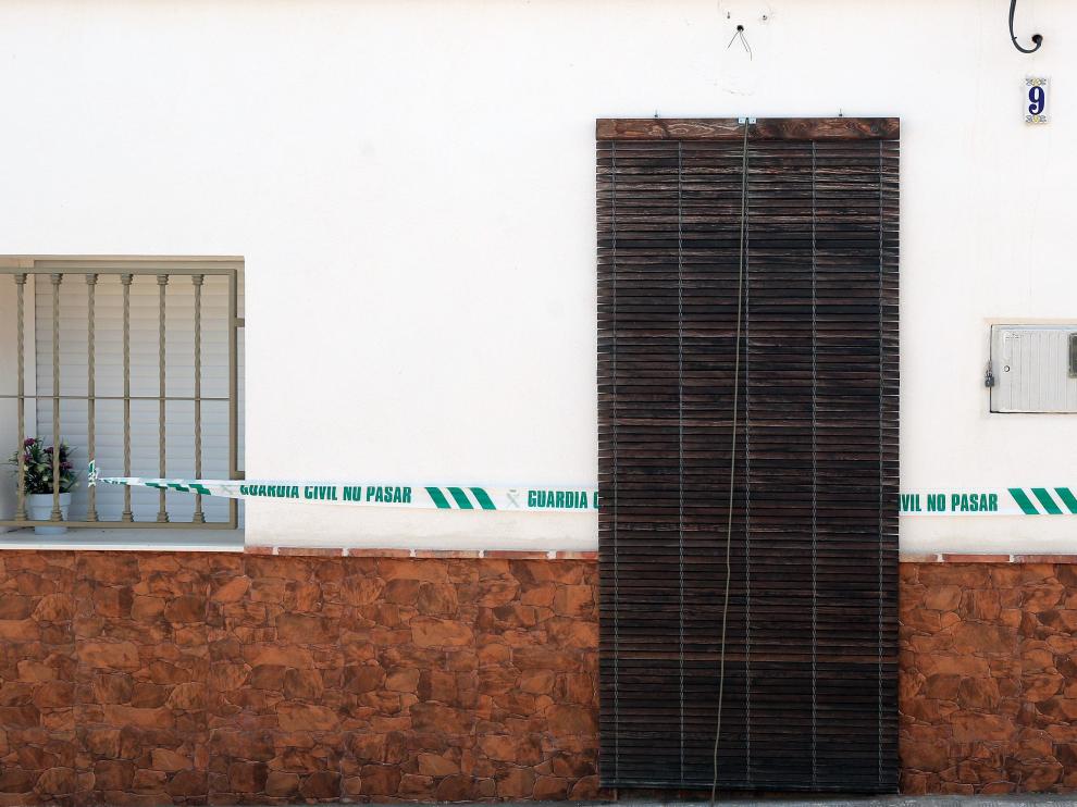 Fachada de la casa de Manuel (Valencia) en la que se perdió la pista de la joven Marta Calvo y donde el único detenido por estos hechos asegura que la descuartizó.