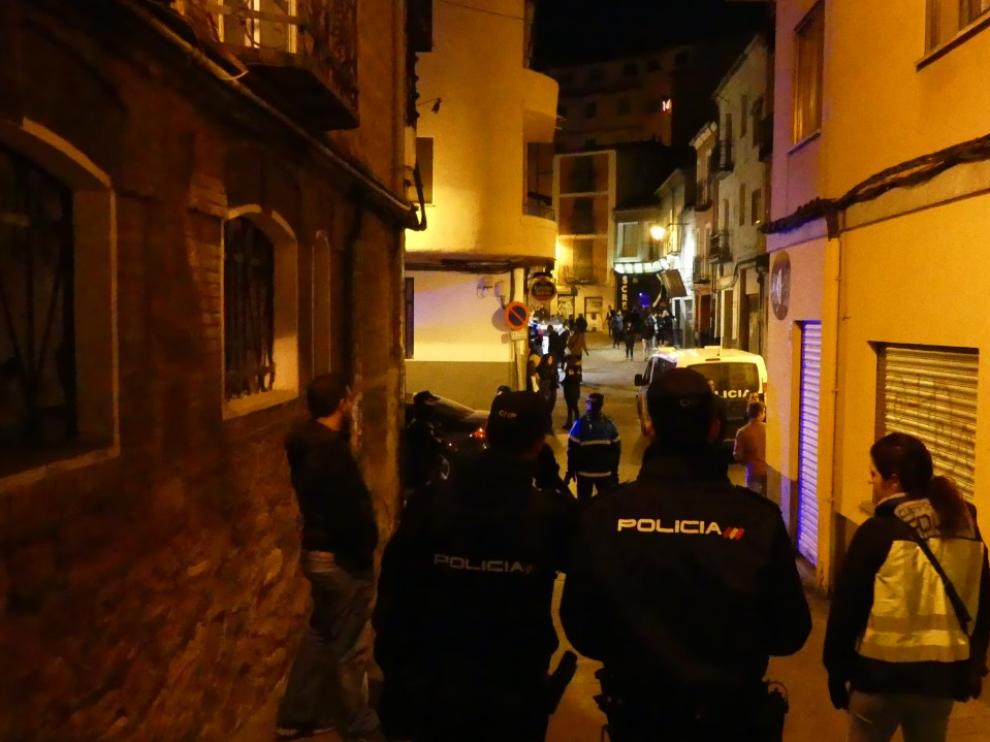 Las patrullas policiales por las zonas de ocio de Teruel se refuerzan estos días.