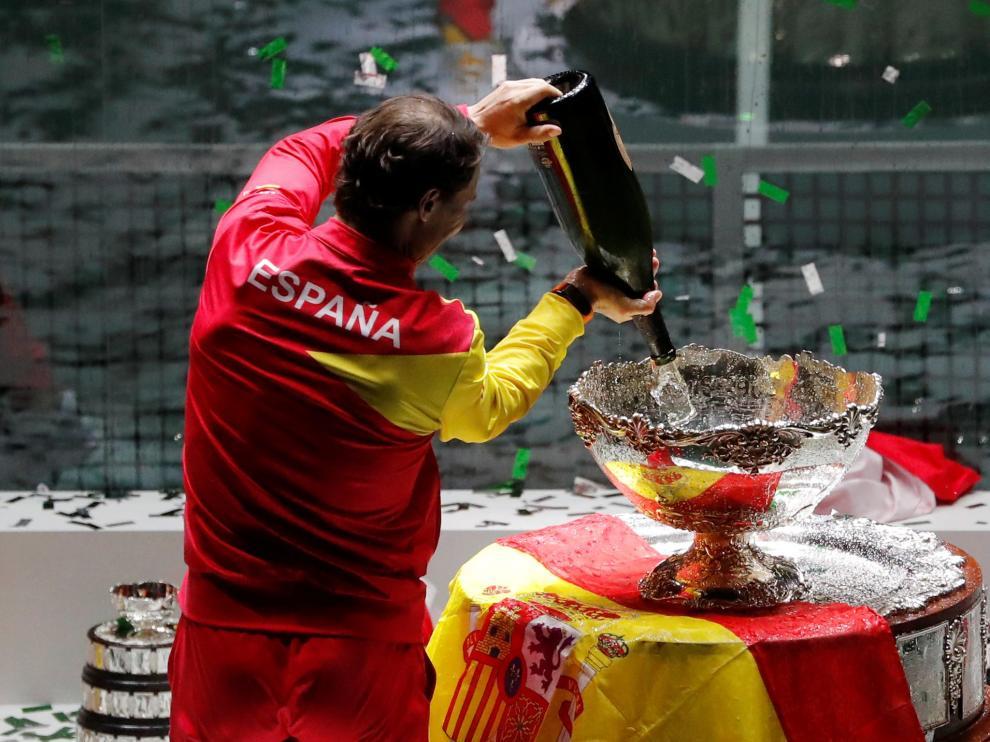 Nadal celebra el triunfo en la Copa Davis.