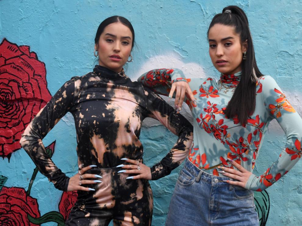 Las mellizas Laura y Lucía dicen defender con sus letras "la voz de un pueblo".