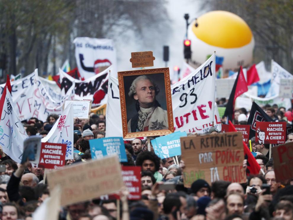 Manifestaciones en París en la huelga general convocada contra la reforma del sistema de pensiones.