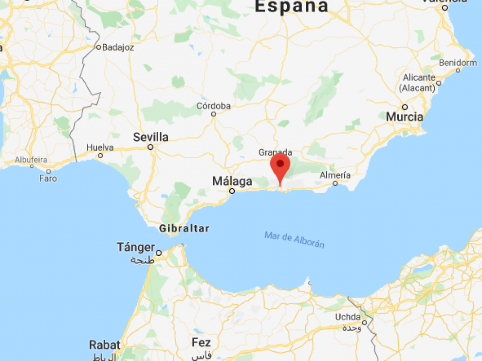 La patera ha sido rescatada a 35 millas de Motril (Granada).