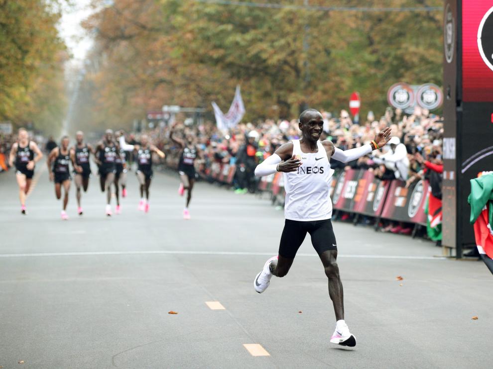 El keniano Eliud Kipchoge hace historia el pasado 12 de octubre al correr en Berlín por debajo de las dos horas un maratón