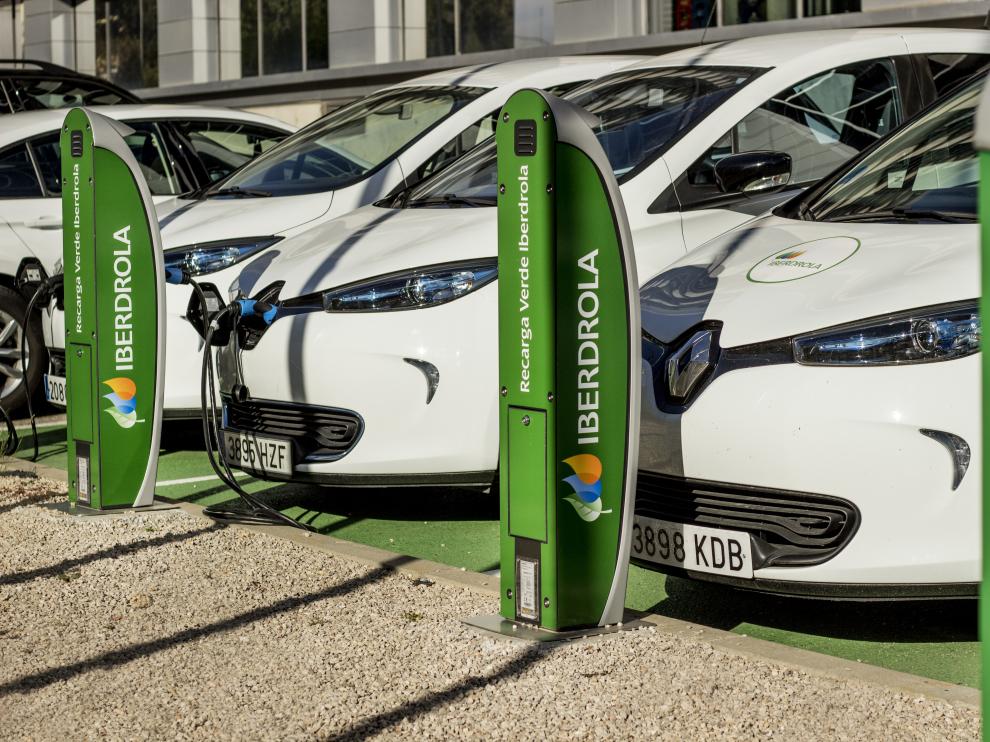 La recarga del coche eléctrico es uno de los puntos con los que se puede ahorrar en la factura energética.