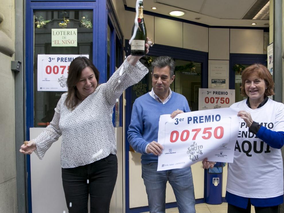 El champán ha corrido en la administración del Coso