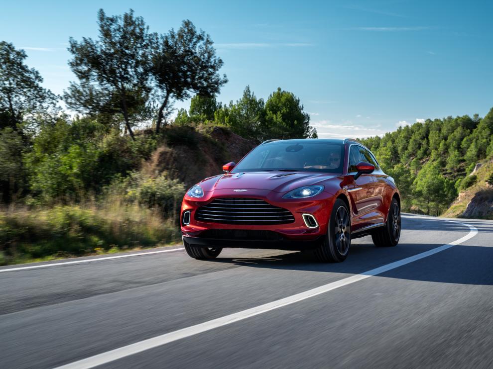El nuevo Aston Martin DBX es un todocamino con un motor de 550 caballos.