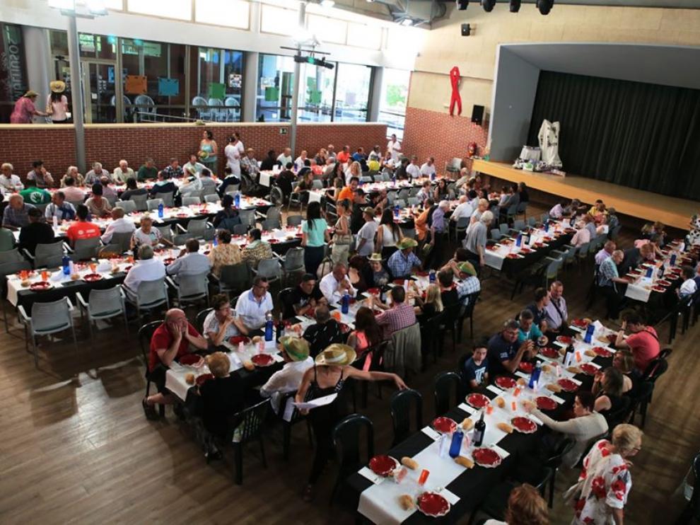 Imagen de las instalaciones de Cruz Blanca en Huesca, donde se servirá la cena solidaria.