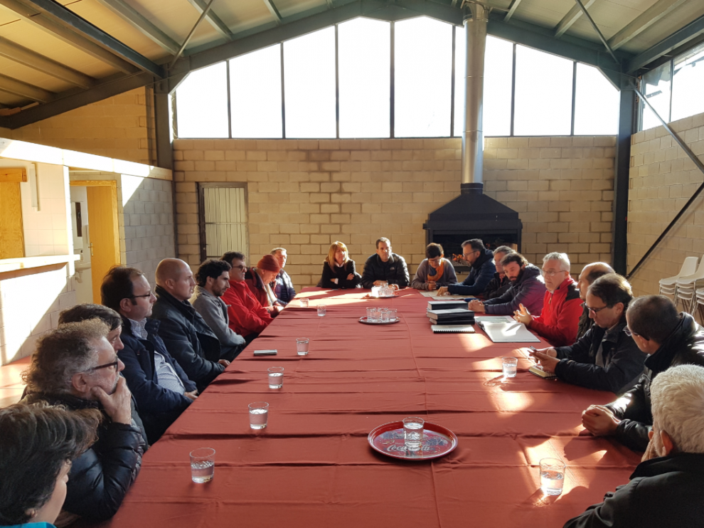 Olona presenta a los alcaldes del Parque Natural de la Sierra y los Cañones de Guara el proyecto para unir el eje norte