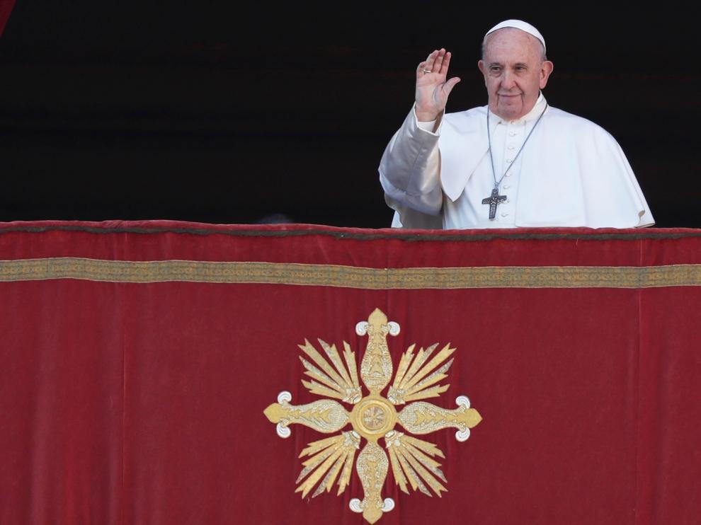 El Papa, en el balcón del Vaticano durante su mensaje de Navidad.