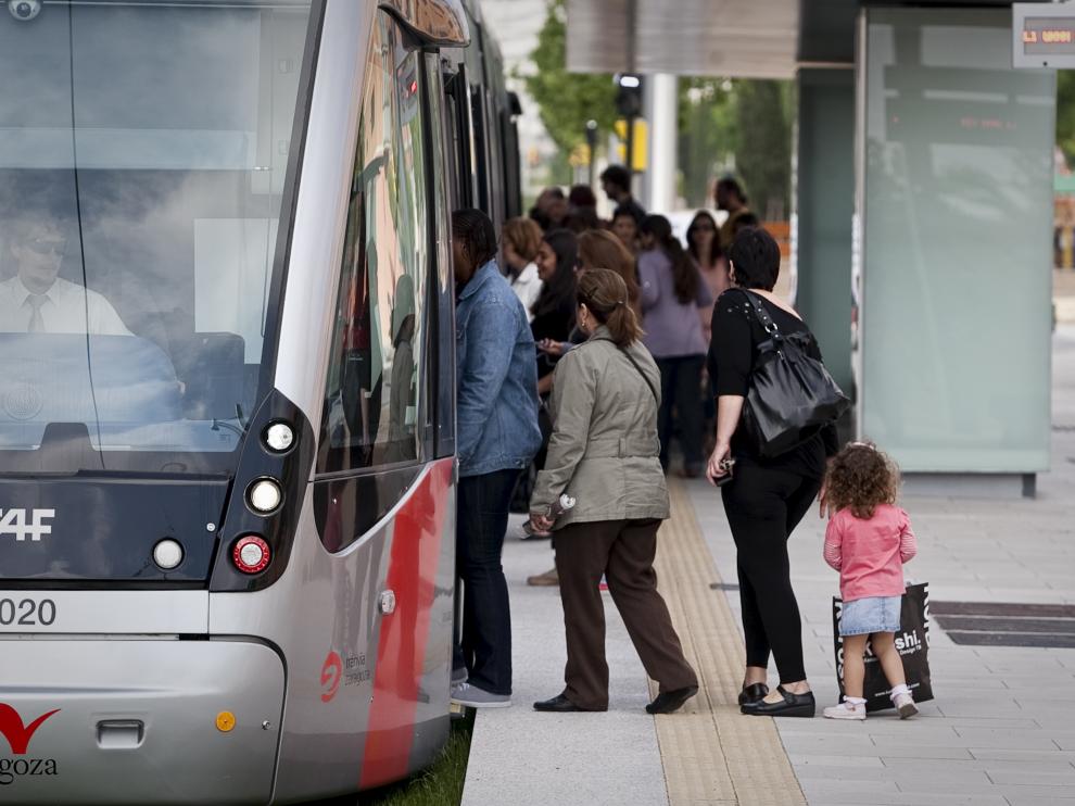 AVERIA EN EL TRANVIA / PASEO DE LOS OLVIDADOS ( VALDESPARTERA ) / 10/05/2011 / FOTO : OLIVER DUCH