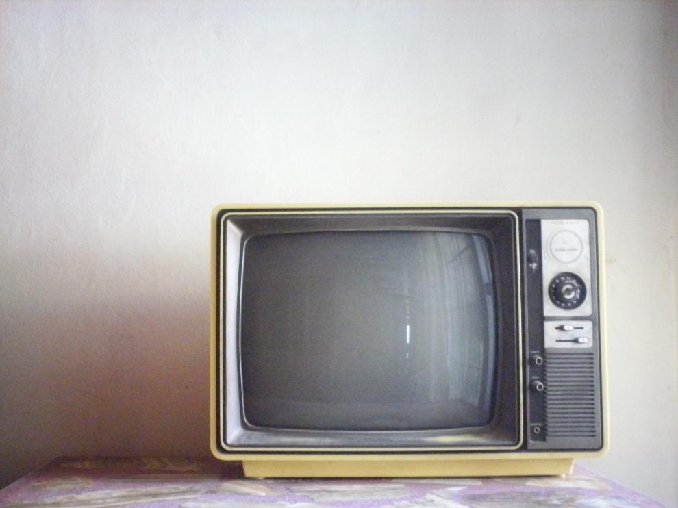 Un televisor antiguo.