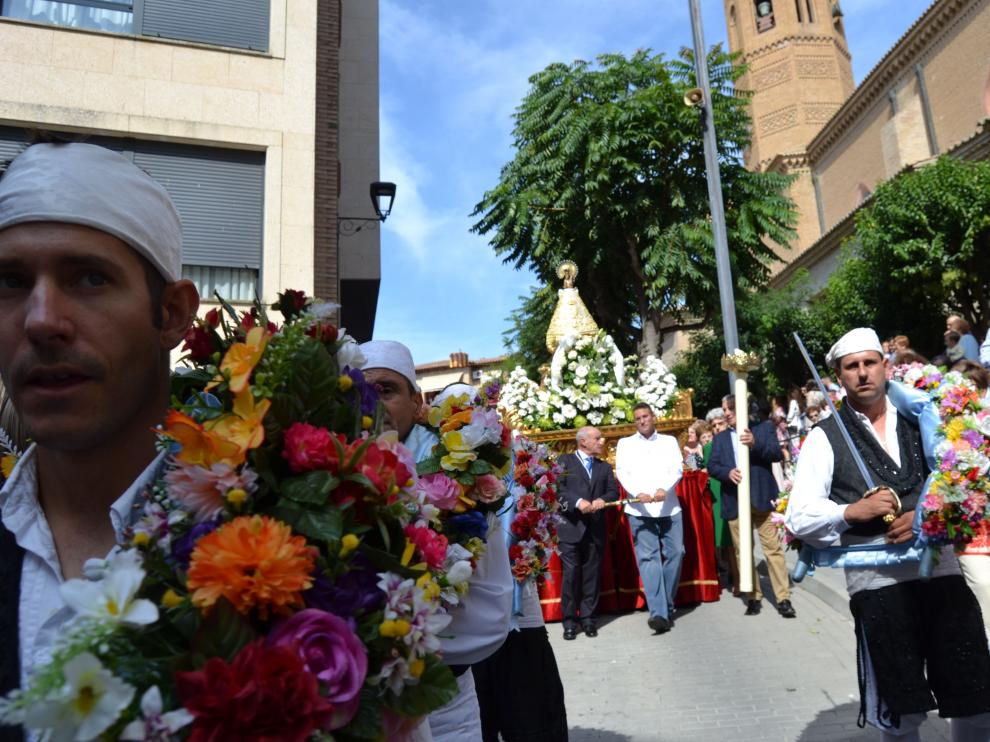Foto de archivo de la procesión de la Virgen en las fiestas de Tauste.
