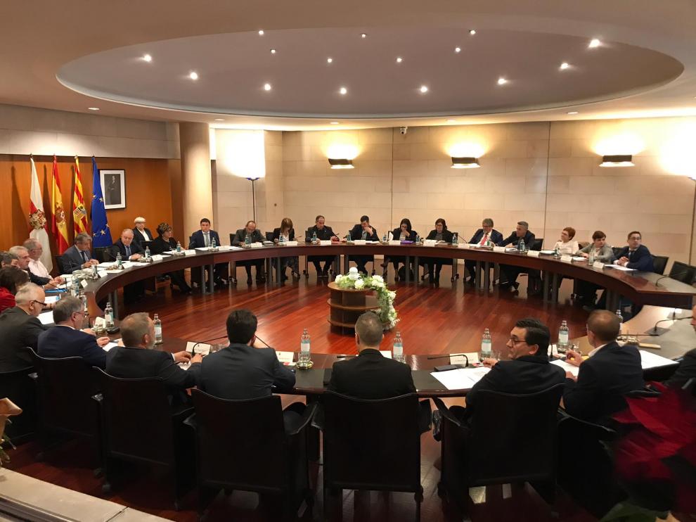 Imagen de la última sesión plenaria del año en la Diputación de Huesca.