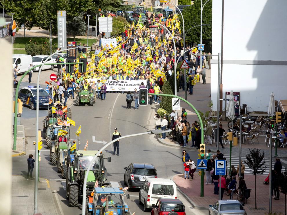Las organizaciones agrarias tienen previsto movilizarse en cuanto comience el próximo año para denunciar, como hicieron en octubre en Calatayud, la crisis de la fruta.