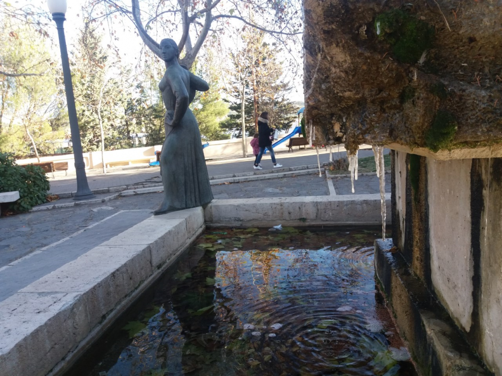 Carámbanos de hielo en la Fuente de Torán de Teruel.