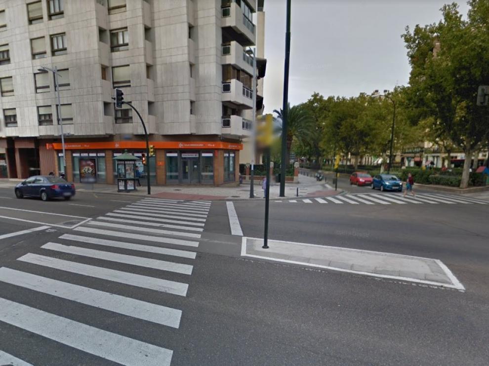 La agresión se produjo en a la altura del cruce entre el Paseo de Sagasta y la avenida de Goya.