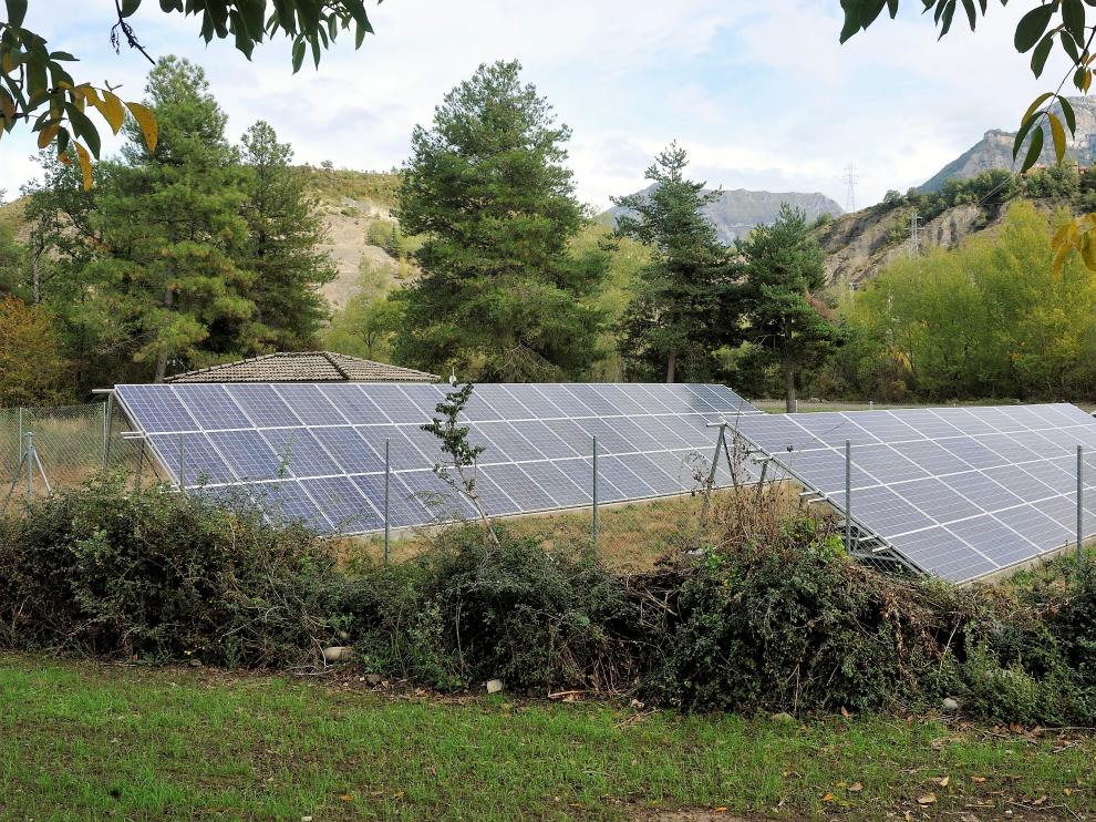 Placas solares, uno de los sistemas de ahorro energético.
