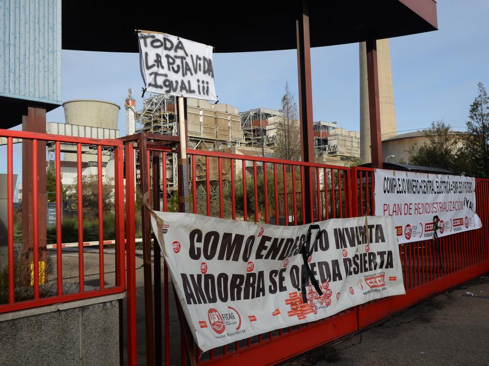 Imagen de una de las últimas protestas en el exterior de la central térmica de Andorra