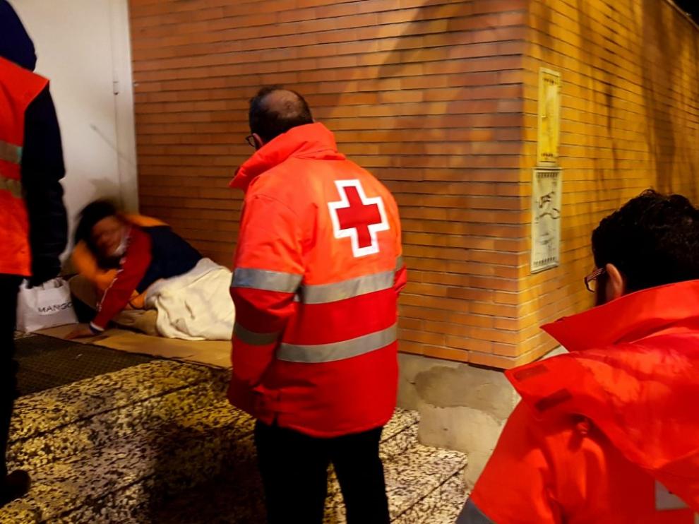 Voluntariado de la Cruz Roja en una actuación