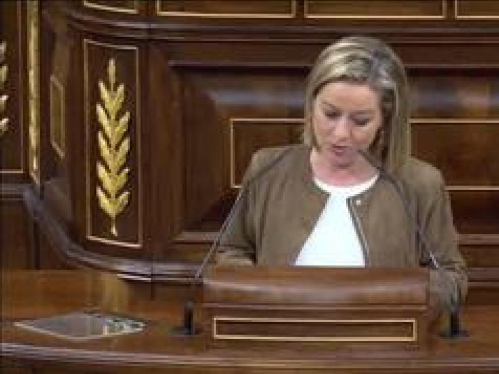 La diputada de Coalición Canaria abandona la posición de la abstención que había decidido previamente